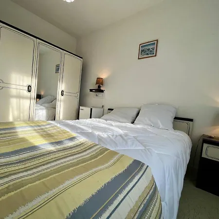 Maison 5 Pieces Pres De La Avec Jardin Clos A - 8 Couchages - Fr-1-246a-175 *